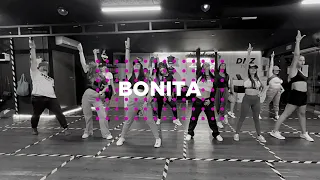 BONITA - Daddy Yankee | Coreografía Oficial DNZ Workout | Dance Workout | DNZ Studio