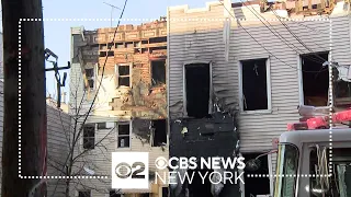 5 people hurt, 2 homes destroyed by early morning fire in Brooklyn