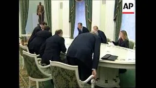 Italian FM Fini in talks with Putin