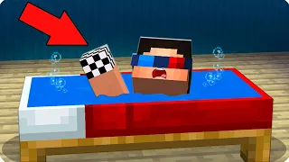 🏊НИКОГДА НЕ ЛОЖИСЬ СПАТЬ НА ВОДЯНУЮ КРОВАТЬ В МАЙНКРАФТ! ШЕДИ MINECRAFT