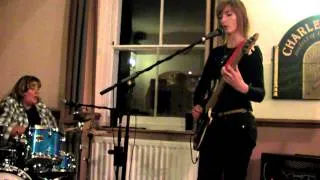 Ultimate Peach - Woo Hoo (The 5 6 7 8's cover) (live at The Britannia, Hereford - 3rd November 12)