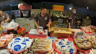 13 挪威鯖魚整尾的 日本料理店一隻都是300 400元 今天老闆便宜給大家啦!! #嘉義趙又廷 #全晟海產 #週一台南永大夜市 #海鮮拍賣 #海鮮叫賣