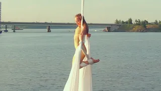 Aerial Silks above water - Milena Oksanen