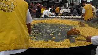 10,000 Egg Omelet Served at Belgium Festival