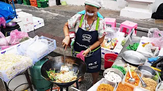 Amazing skill!!!35 years of know-how Pad Thai Master!!!cheap and delicious Pad Thai!!!
