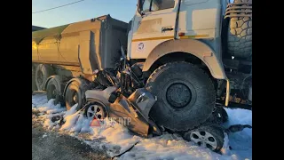 Два большегруза смяли KIA Sorento на трассе М-5, водитель погиб на месте