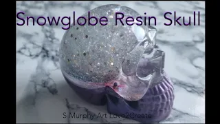 Resin Skull - Snowglobe effect using glycerine water, Micapowder.  #resin #resincrafts #snowglobes