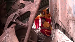 WARNING: GRAPHIC CONTENT - Worst India train disaster in decades kills hundreds