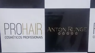 Corte Short Bob com Anton Runge