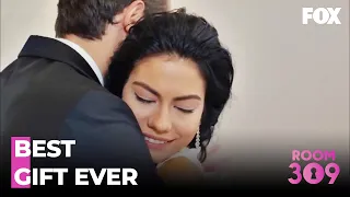 Lale And Onur's Wedding Gift That Made Everyone Cry - Room 309 Episode 93