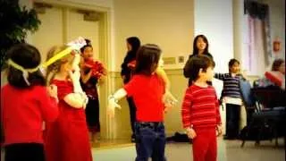 Little kids Singing:Two Tigers,Little star,I'm a little bird in Chinese