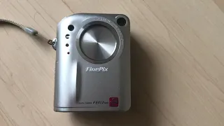 Fujifilm FinePix F601Zoom retro digital photo camera test