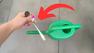 Gardeners attach a spoon to a watering can for one reason