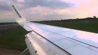 Ryanair Boeing 737-8AS landing at Birmingham Airport 30/05/2013