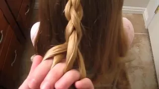 How to: Round or 3D 4 Strand Braid