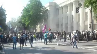 Горят шины под Верховной радой. Валютный протест против геноцида в Украине 2015.05.21 1729