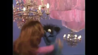 The Muppet Show - 104: Ruth Buzzi - At The Dance (1976)