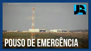 Avião faz pouso de emergência no Aeroporto de Confins, em Minas Gerais