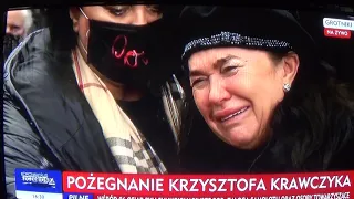 Krzysztof Krawczyk - ostatnie pożegnanie na cmentarzu wygłasza biskup  A. Długosz.