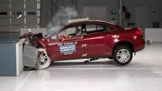 2005 Pontiac G6 moderate overlap IIHS crash test