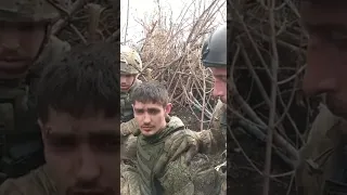Разговор бойцов ВСУ с пленным "отказником" из Краснодара