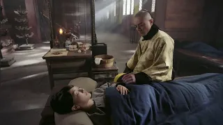 【Poisoned】Ruyi falls into coma from poisoning, Emperor comes to hold her hands, with great distress.