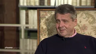 phoenix kamingespräch: Sigmar Gabriel im Gespräch mit Alfred Schier (31.03.19)