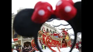 🎅 Disney's Christmas Parade 🎄 (2019) - Disneyland Paris