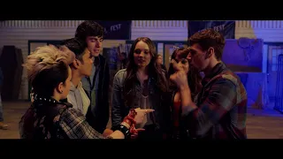 HELL FEST - Red Band Trailer - HD (Amy Forsyth, Reign Edwards, Bex Taylor-Klaus)