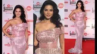 Sunny Leone Hot At Filmfare Awards 2018