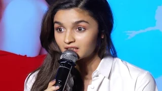 Alia Bhatt cracks DOUBLE MEANING joke WITHOUT REALIZING it!