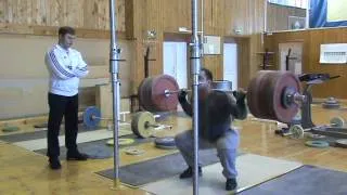 Weightlifting, Vasiliy Polovnikov & Vladimir Safonov, squats (pause 3sec) 280kg x 2, 02/2014