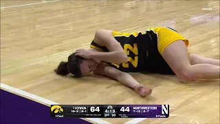 🤕 Caitlin Clark SHAKEN UP After ELBOW To Head/Ear On Made Shot, NO FOUL Called | #3 Iowa Hawkeyes