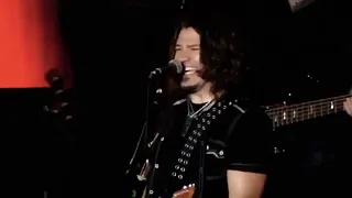 Bon Jovi AC/DC Highway to Hell - Wipe Out -  Phil X in vocals Live  Australia