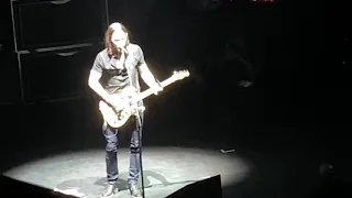 Alter Bridge - Myles Kennedy plays Hallelujah on Jeff Buckley's guitar - Paris, Olympia 12.09.19