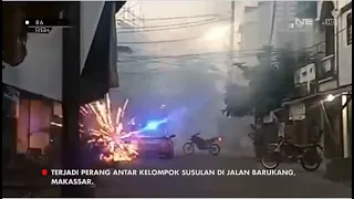 Mengerikan, Perang Antar Kelompok ini Gunakan Kembang Api Depan Polisi & Rusak CCTV - 86