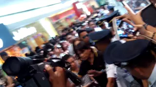 SM Mall of Asia Went Gaga Over Sarah Geronimo