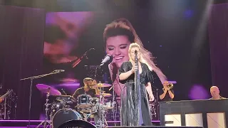 Kelly Clarkson Las Vegas 8-2    10. Whole Lotta Woman
