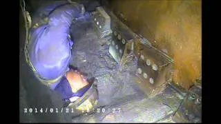 Replacing a cutting tool inside the SR 99 tunneling machine