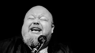 Andreas Kümmert im Duett mit Anny Ogrezeanu singt Hallelujah von Leonard Cohen in Aachen Franz.