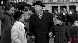 La gran familia (1962) - Chencho se pierde en Plaza Mayor [HD]