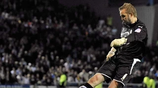 THIS IS HOW IT'S DONE! | Nicky Weaver's smashing penalty!