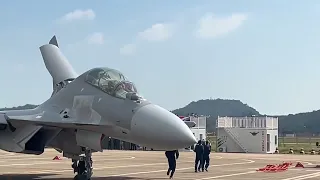 Zhuhai Airshow 2022: Close up live shot of J-16 heavy fighter!