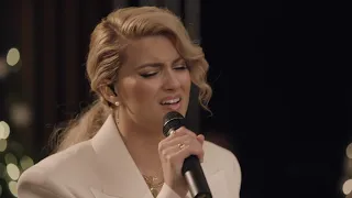 Tori Kelly - O Come O Come Emmanuel / O Come All Ye Faithful (Live From Capitol Studios)