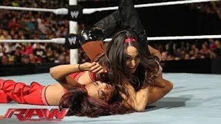 Natalya & The Bella Twins vs. AJ Lee, Tamina Snuka & Alicia Fox: Raw, Dec. 16, 2013