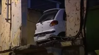 Испанец припарковал машину на крыше дома