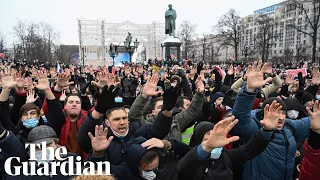 Thousands rally across Russia to call for Navalny's release