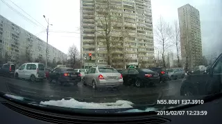 ДТП на дурацкой развязке МКАД в Строгине  07.02.2015