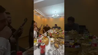 Шухратбек Азимов - Кошик гитара билан