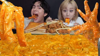 SUB) ASMR MUKBANG 이레전드 조합은 처음이지? 매콤로제🔥+닭발+떡볶이에 당면까지! 맵단짠 환상적인 꿀조합 먹방! Spicy Rose tteokbokki!